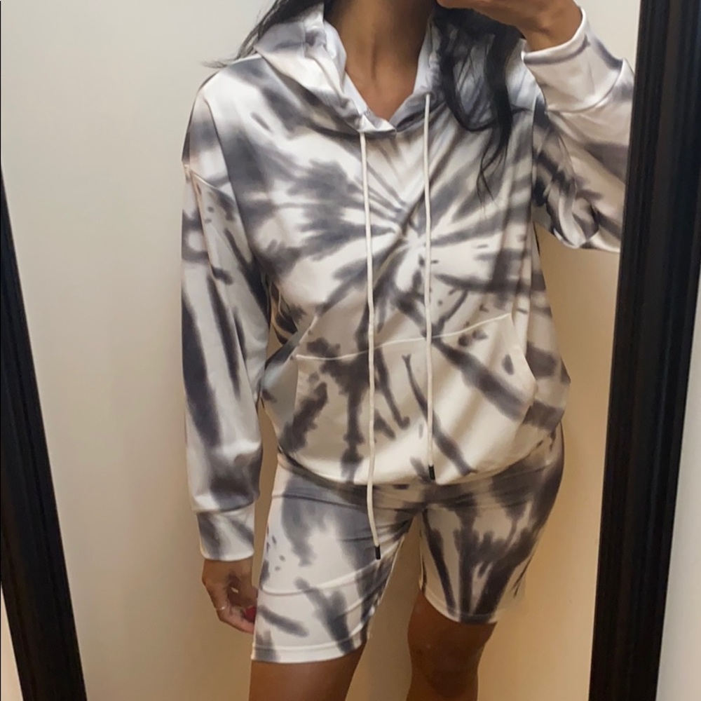 2PC SWEATER AND BIKER LEGGINGS